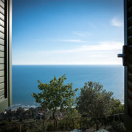 Il Poggio Del Mare 2* San Mauro Cilento